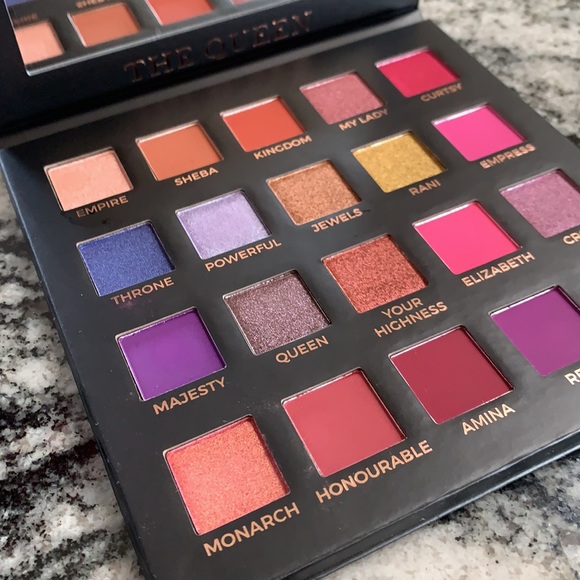 Brand New ELOISE BEAUTY The Queen Eyeshadow Palette (Never Used) - Picture 4 of 8